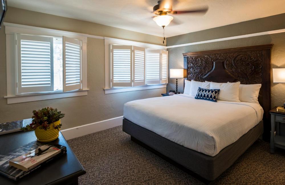 Two Bedroom One Bathroom Suite - Second Floor interior